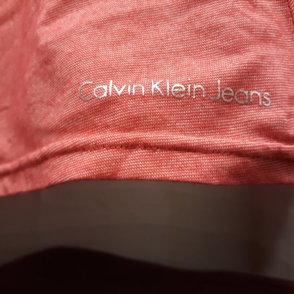 (( LIsting # 34 ))😇 Calvin Klein Jeans shirt - Picture 3 of 4
